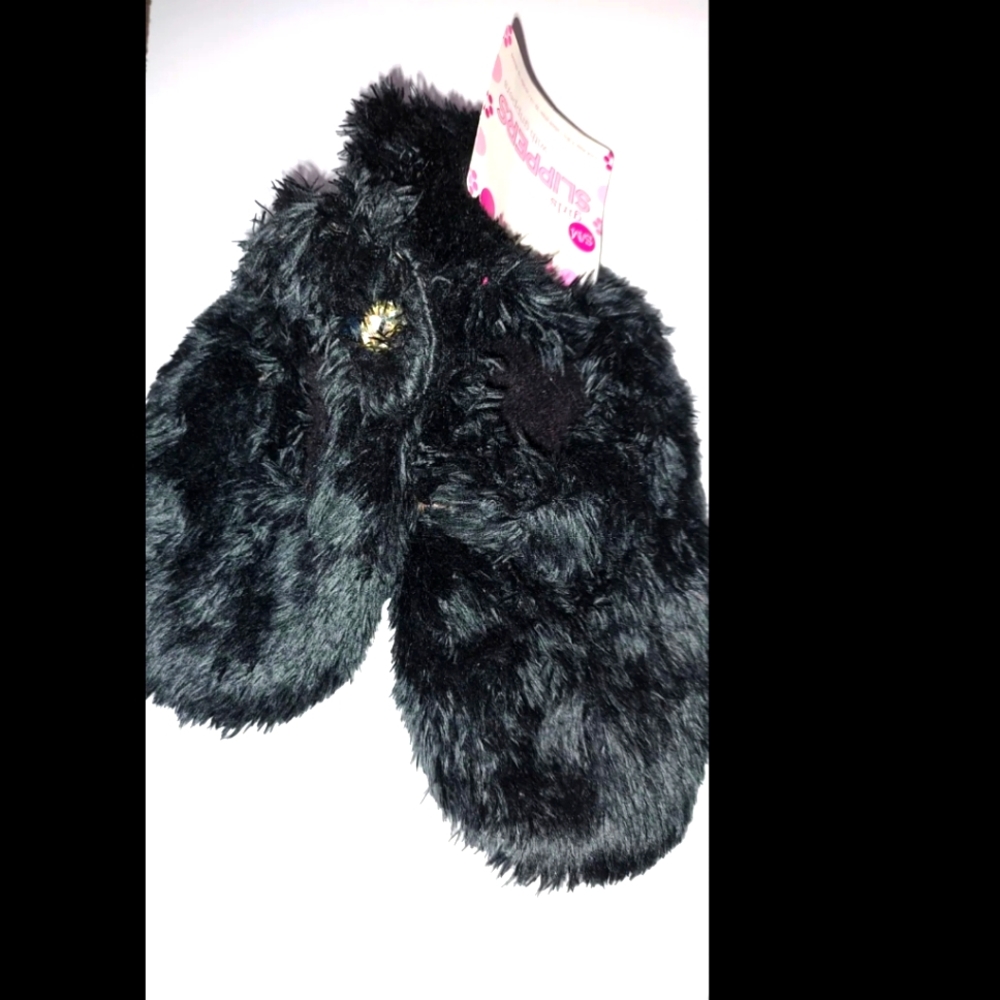 Girls Slippers With Grippers, Size S/M, Black Faux Fur, NWT Cozy Retro Vibes